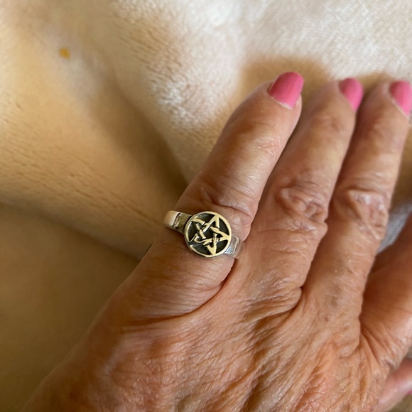 Ring - Picture 1 of 2